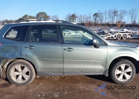 2015 Subaru Forester 2.5I Premium из США, поврежденный, VIN JF2SJAFCXFH561735